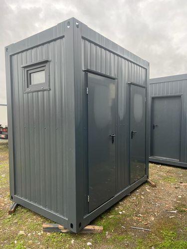 Doppel-WC Container 1,60 x 2,50 m mit stabilem Rahmen und Kranösen